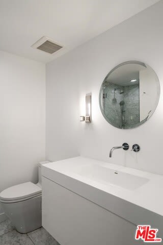 Prime Lease in Full Service Building