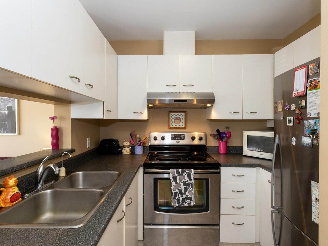 202-2355 W Broadway