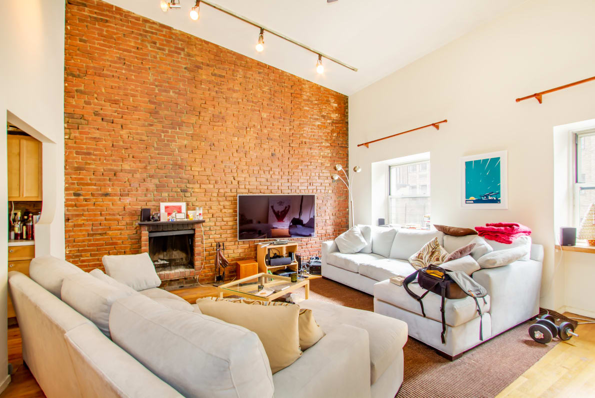 51 East 10th St