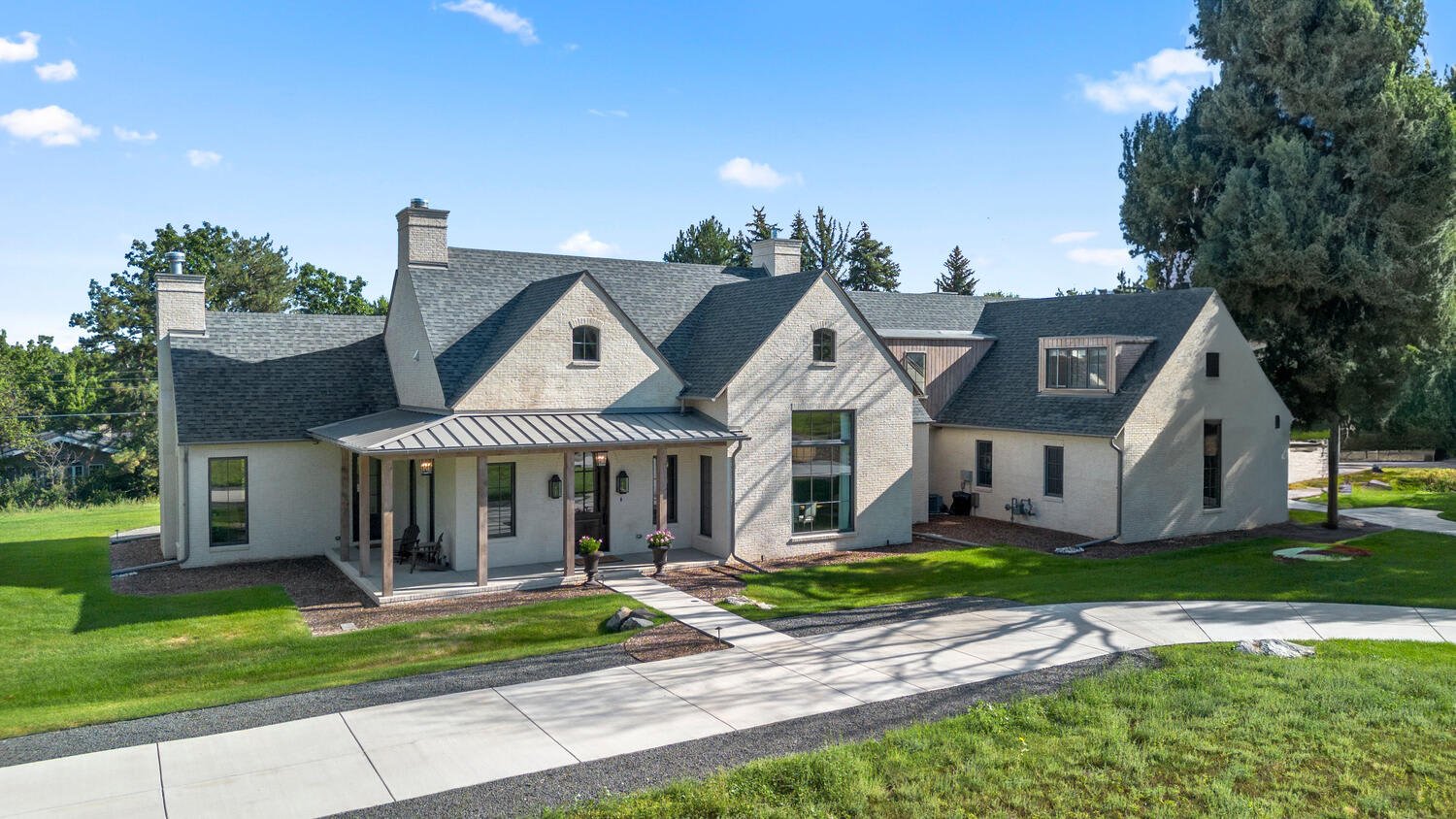 2950 E Stanford Drive