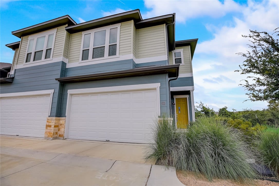 1015 Vista View Dr #301