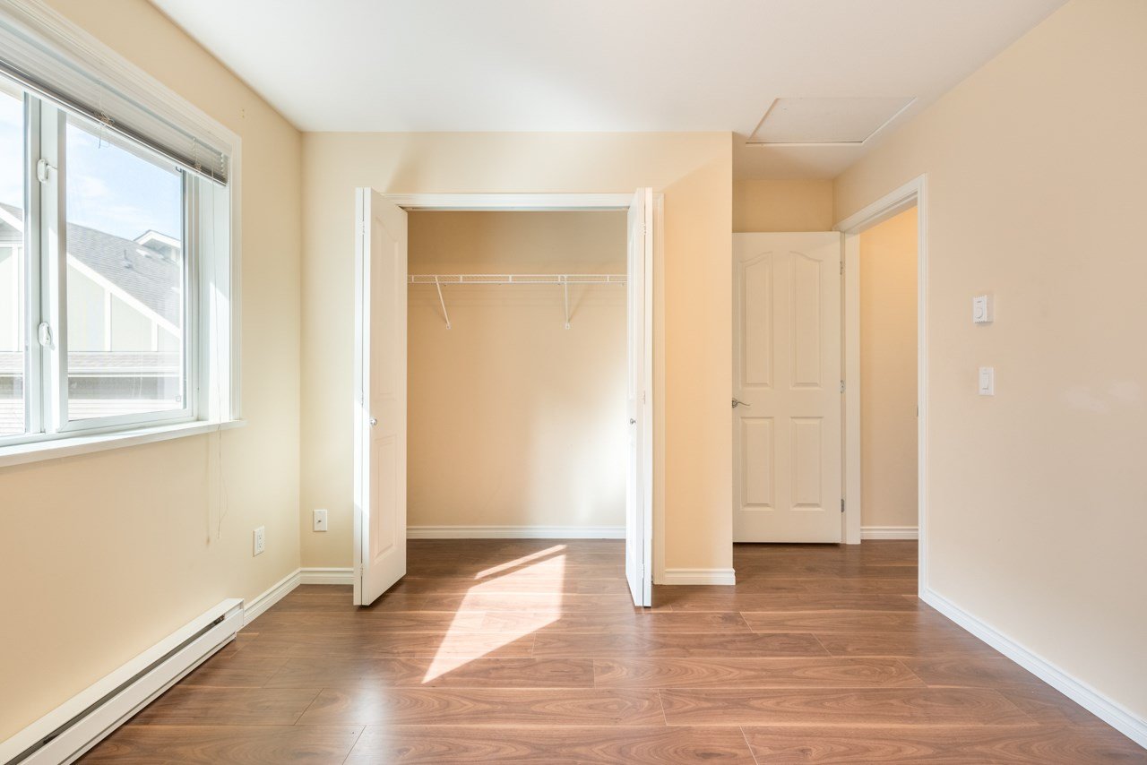 15-621 Langside Ave