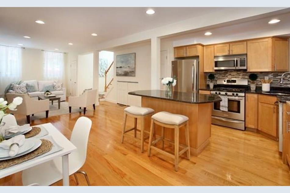 10 Dwight St #1