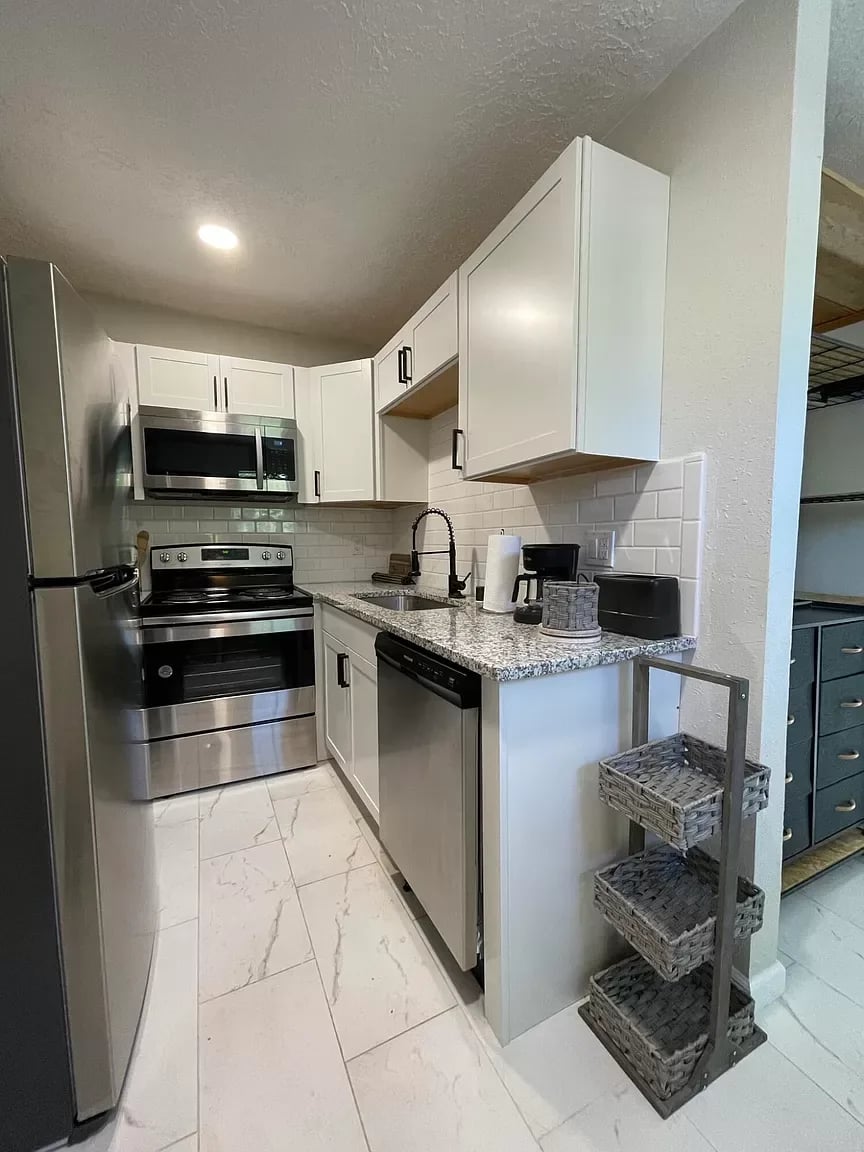 1019 Cerro Vista Rd SW