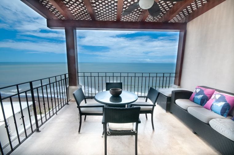 Beachfront Casino Resort Penthouse, Jaco, Puntarenas