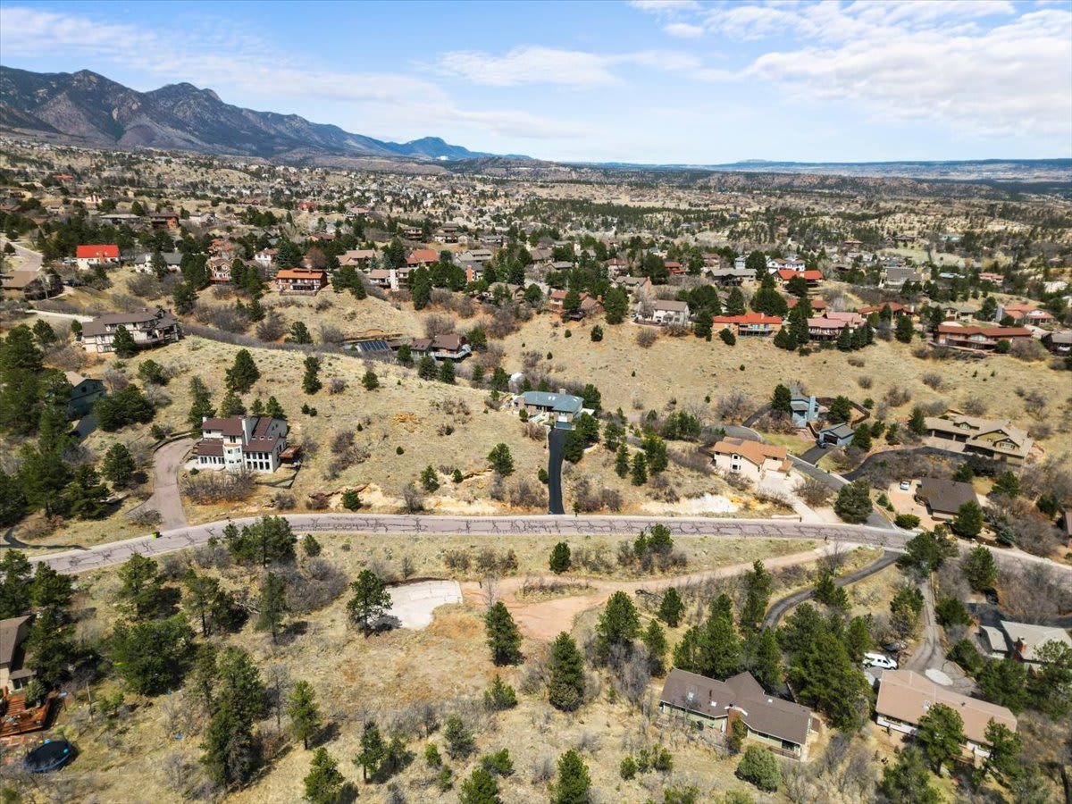 1425 Oak Hills Drive