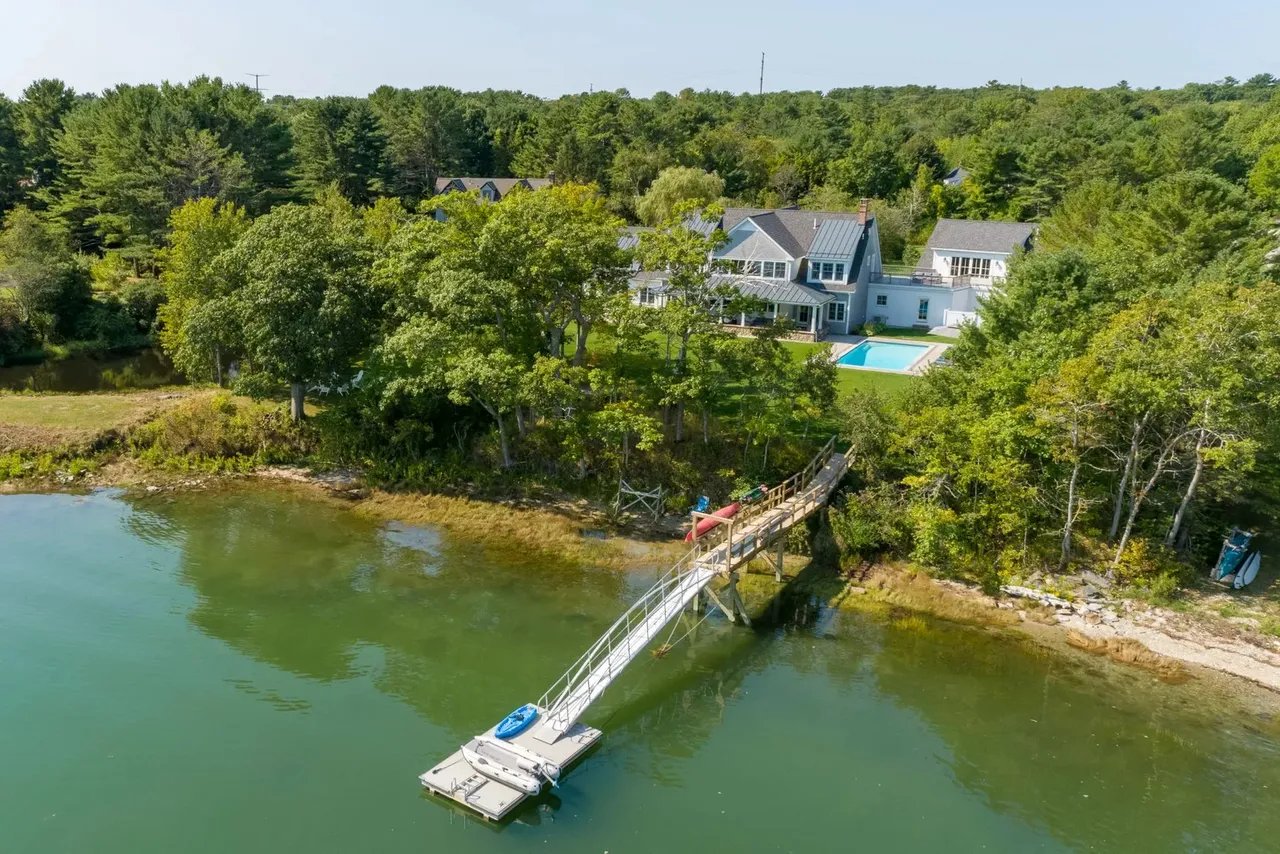 Exclusive Yarmouth Rental: Elegant Waterfront Estate on Casco Bay