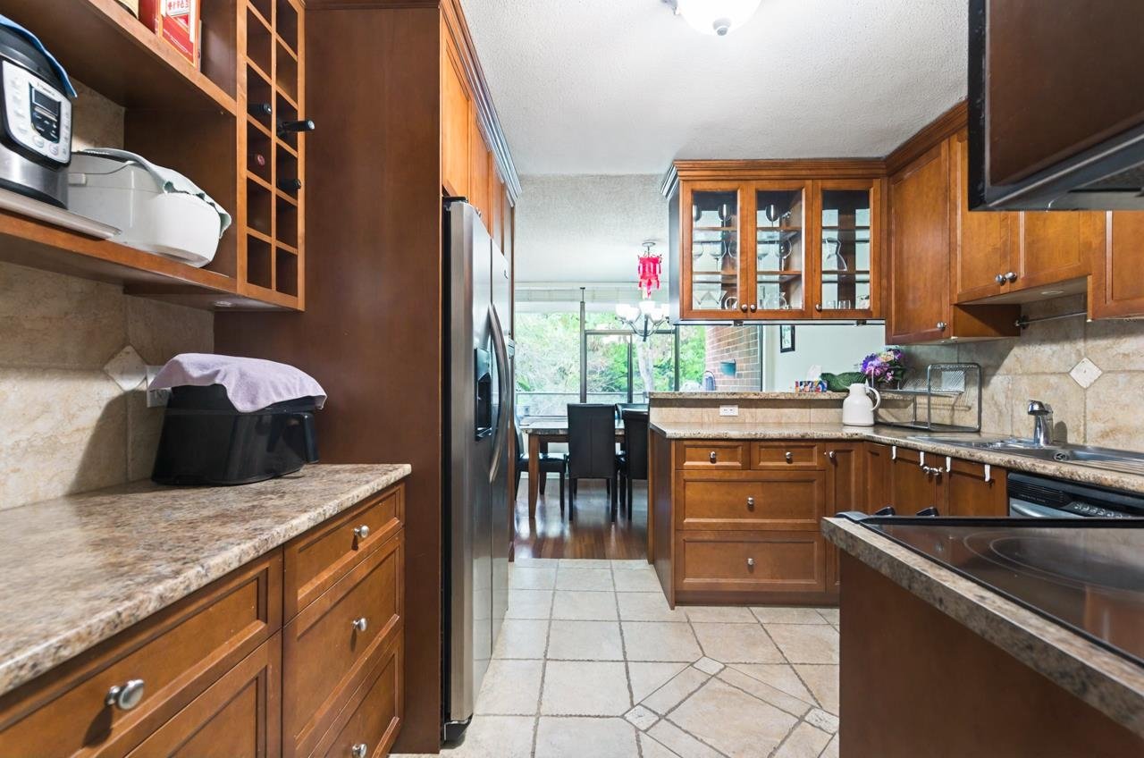 303-4101 Yew Street, Vancouver