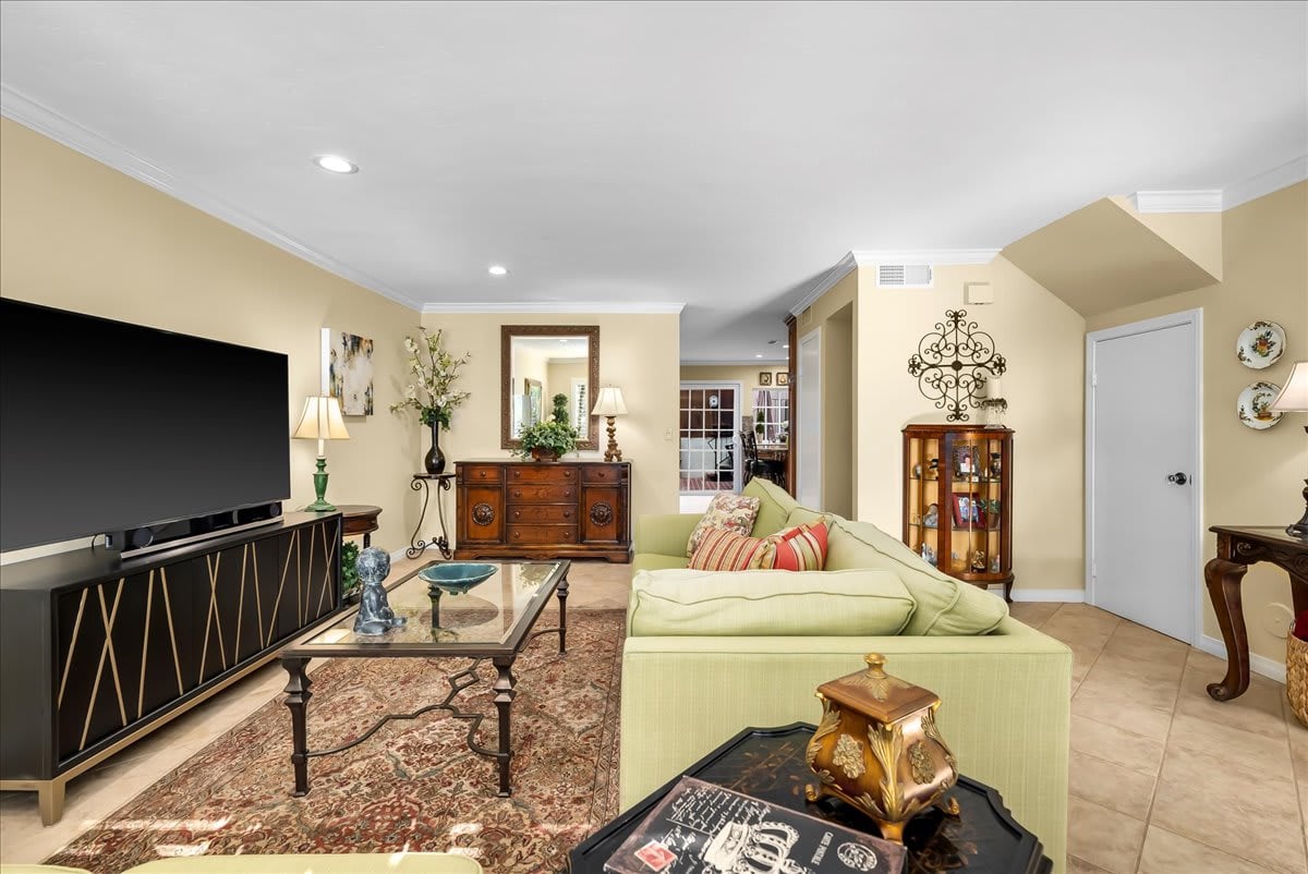2217 Mount Shasta Drive