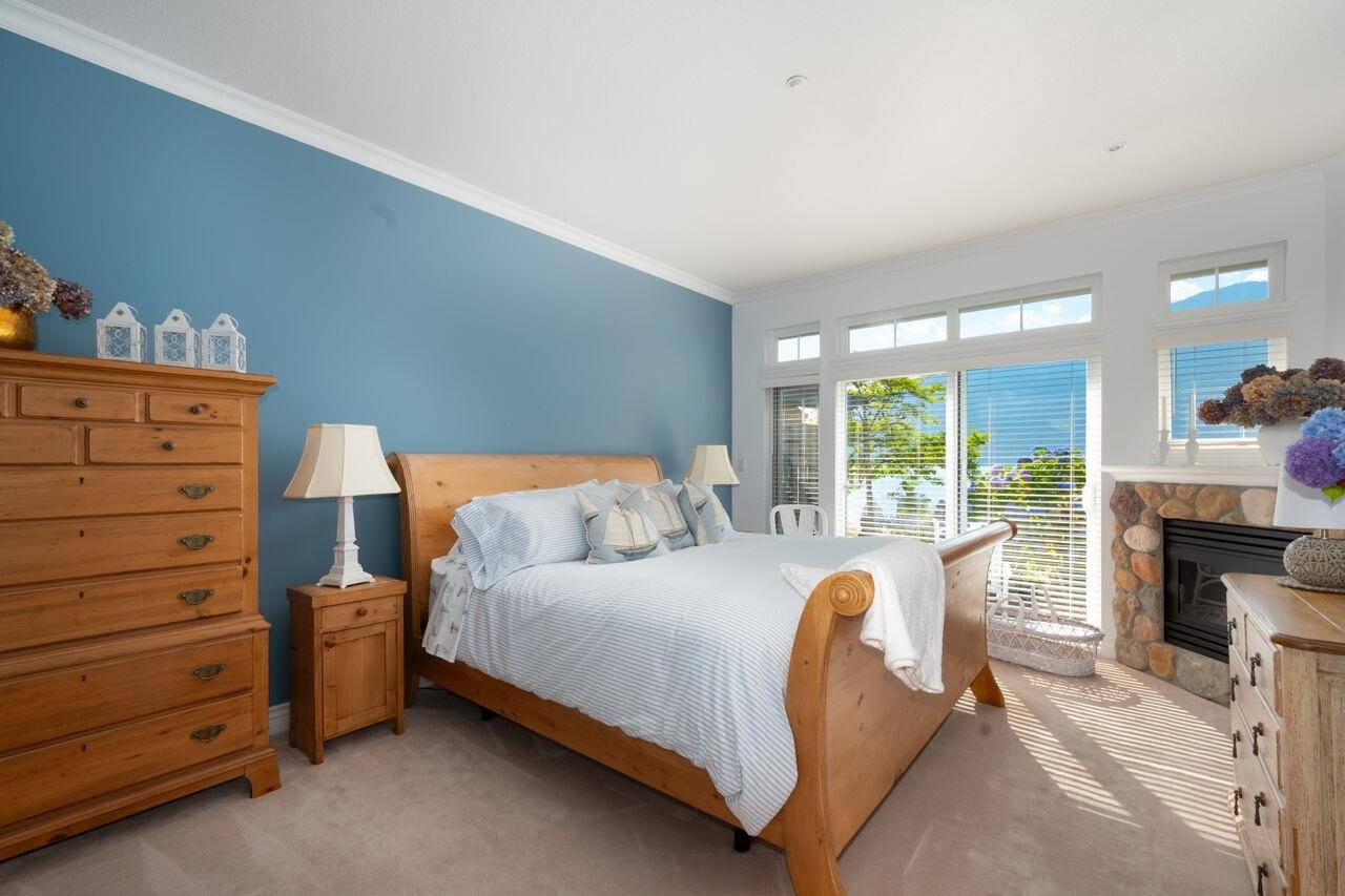 15 Beach Dr