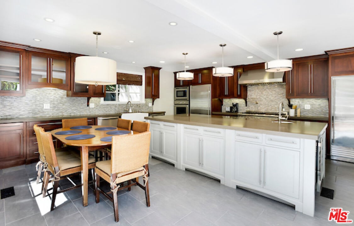 Ridge Oasis