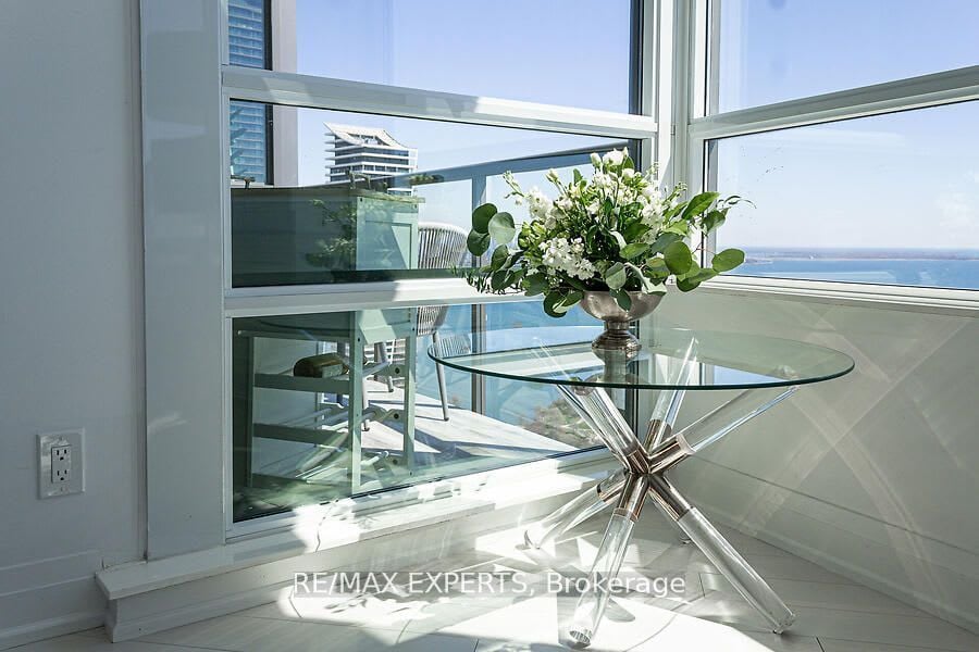 PROFESSIONALLY DESIGNED PH 