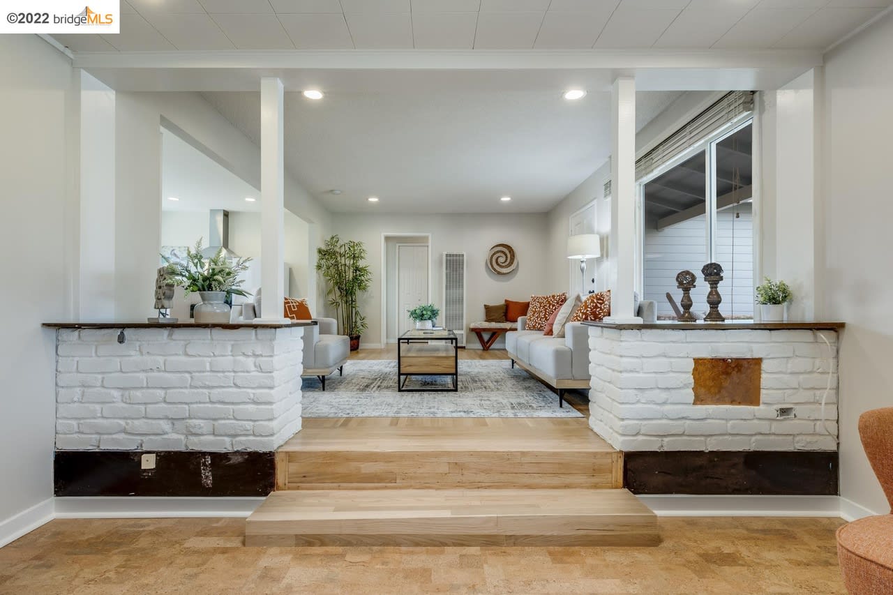 21956 Ada St