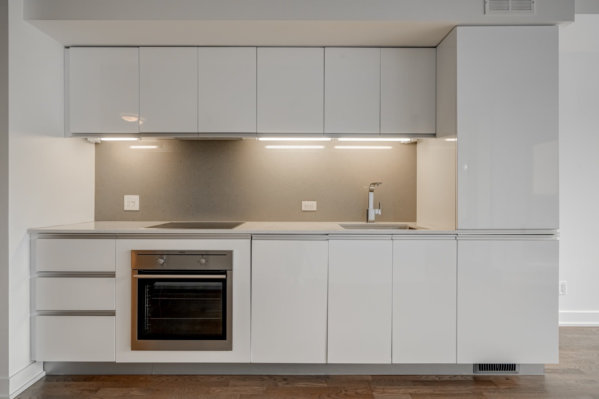 Fabulous 2 Bedroom, 2 Bath Suite