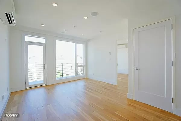 530 Lafayette Avenue Unit: 2R