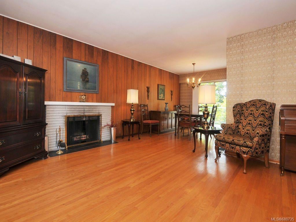 1259 Tattersall Dr, Saanich