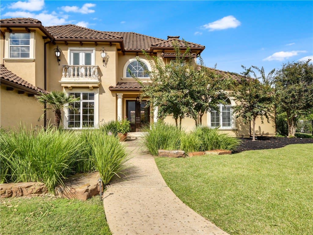 3102 Hayden Bend