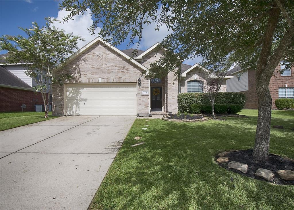 2235 Waxwing Dr