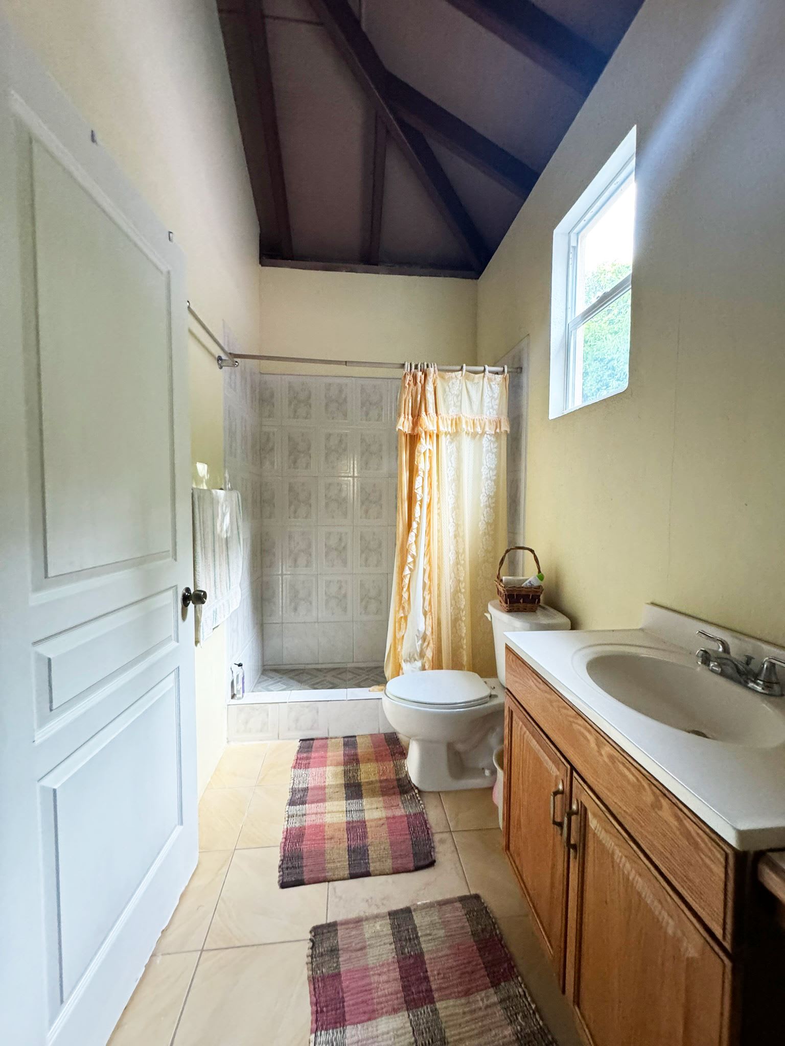 974 Fat Hogs Bay 3 Bedroom Apartment 