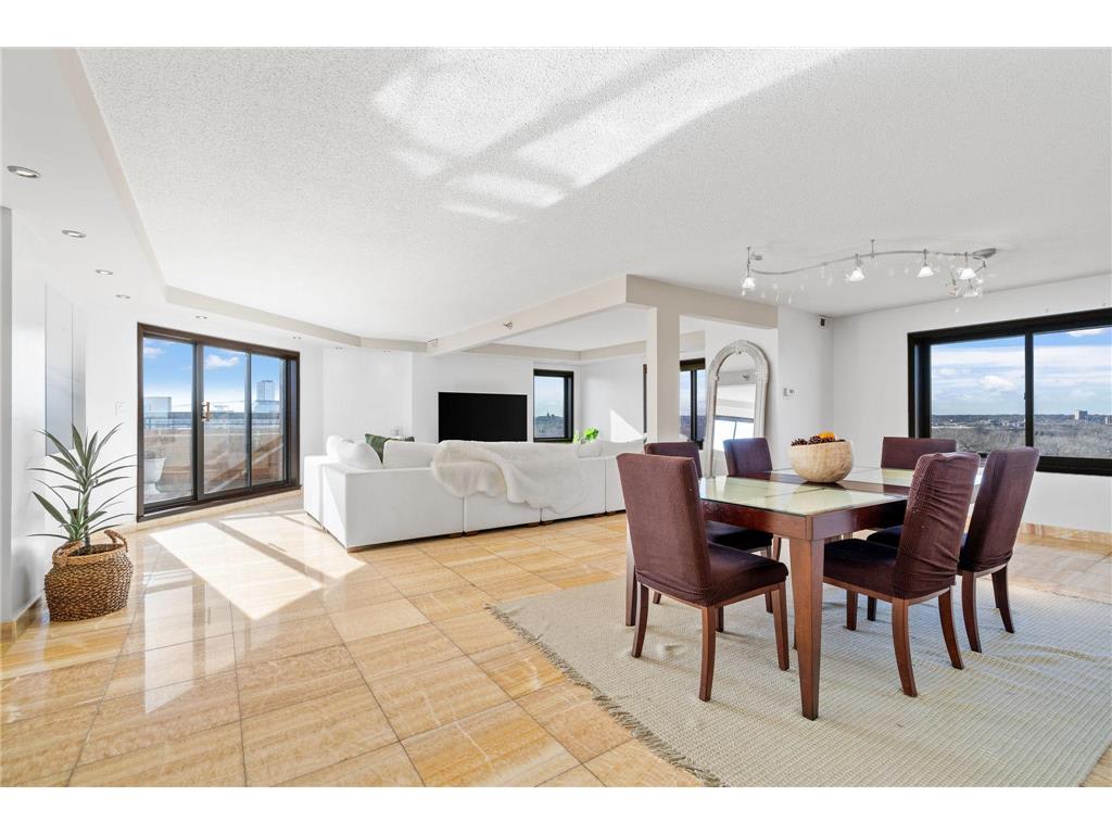 110 1st Avenue NE #F906 • BUYER REPRESENTATION