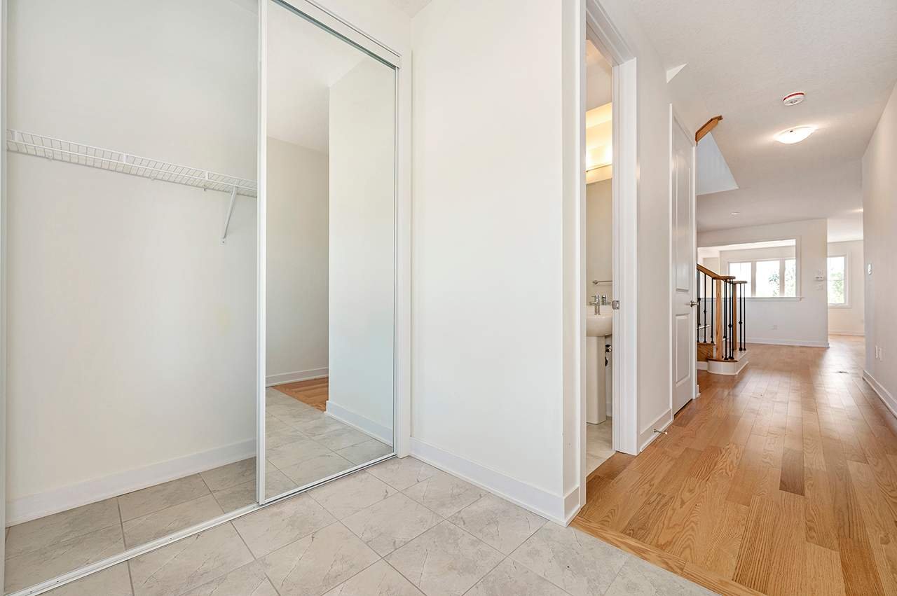 194 Aviron Cres