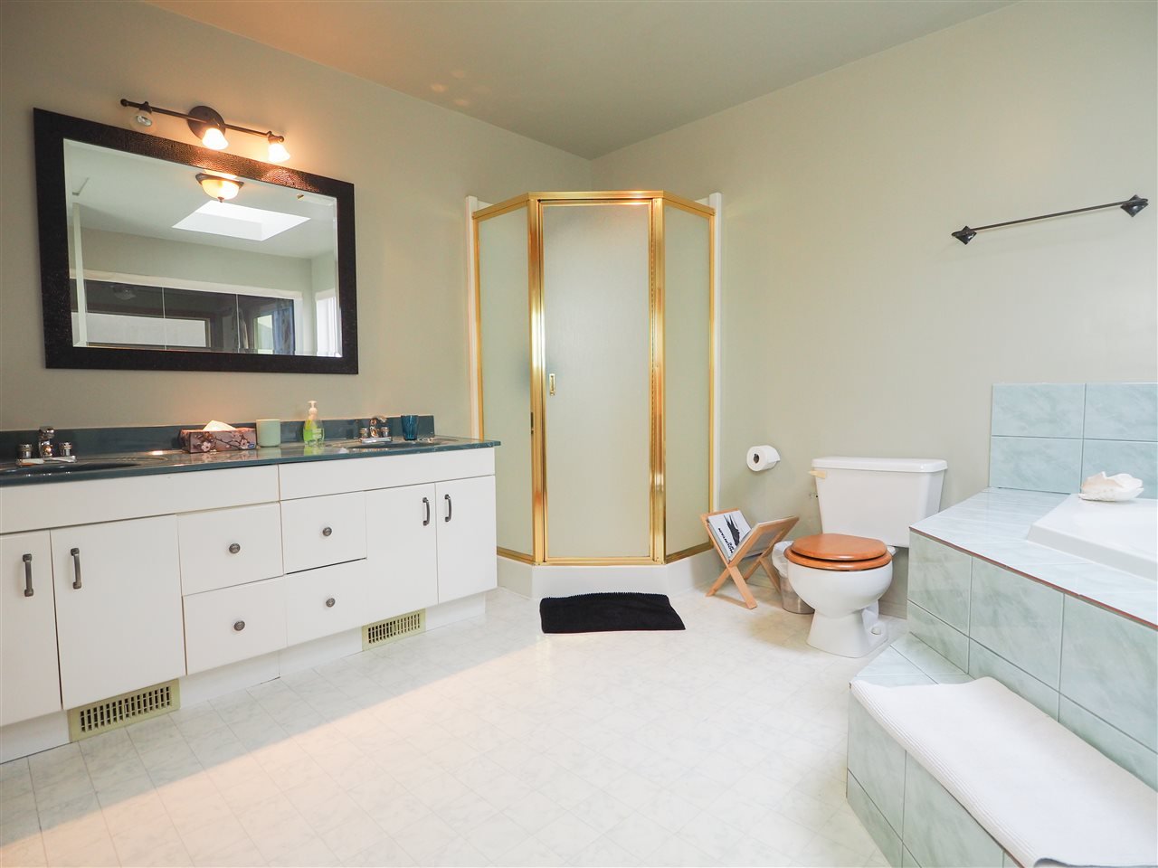 1005 Panorama Pl