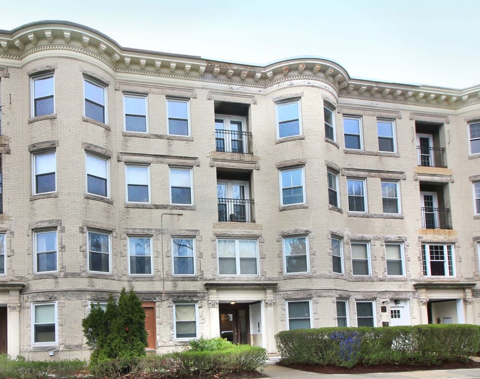 116 Pleasant St, Unit 3