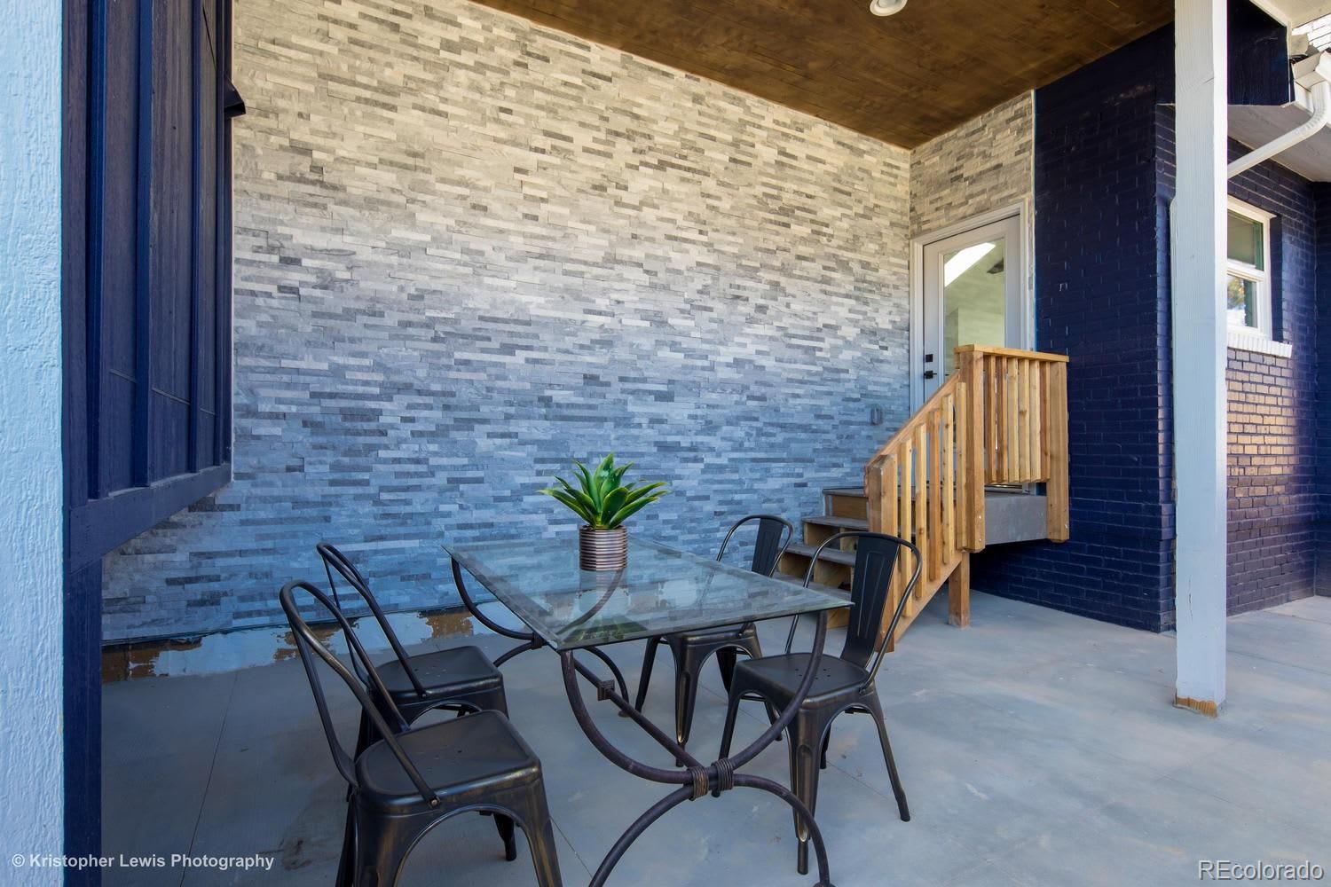 4132 E Batavia Pl