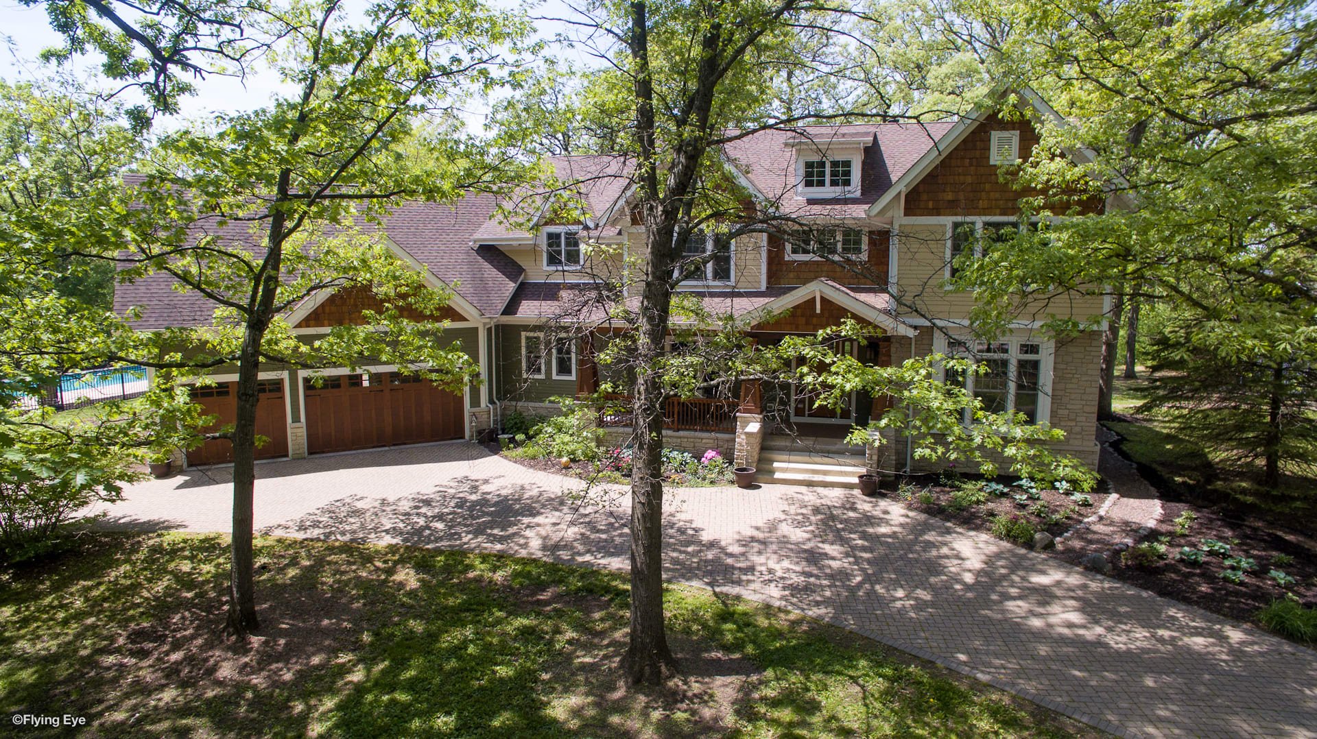 1330 Ancient Oaks Dr