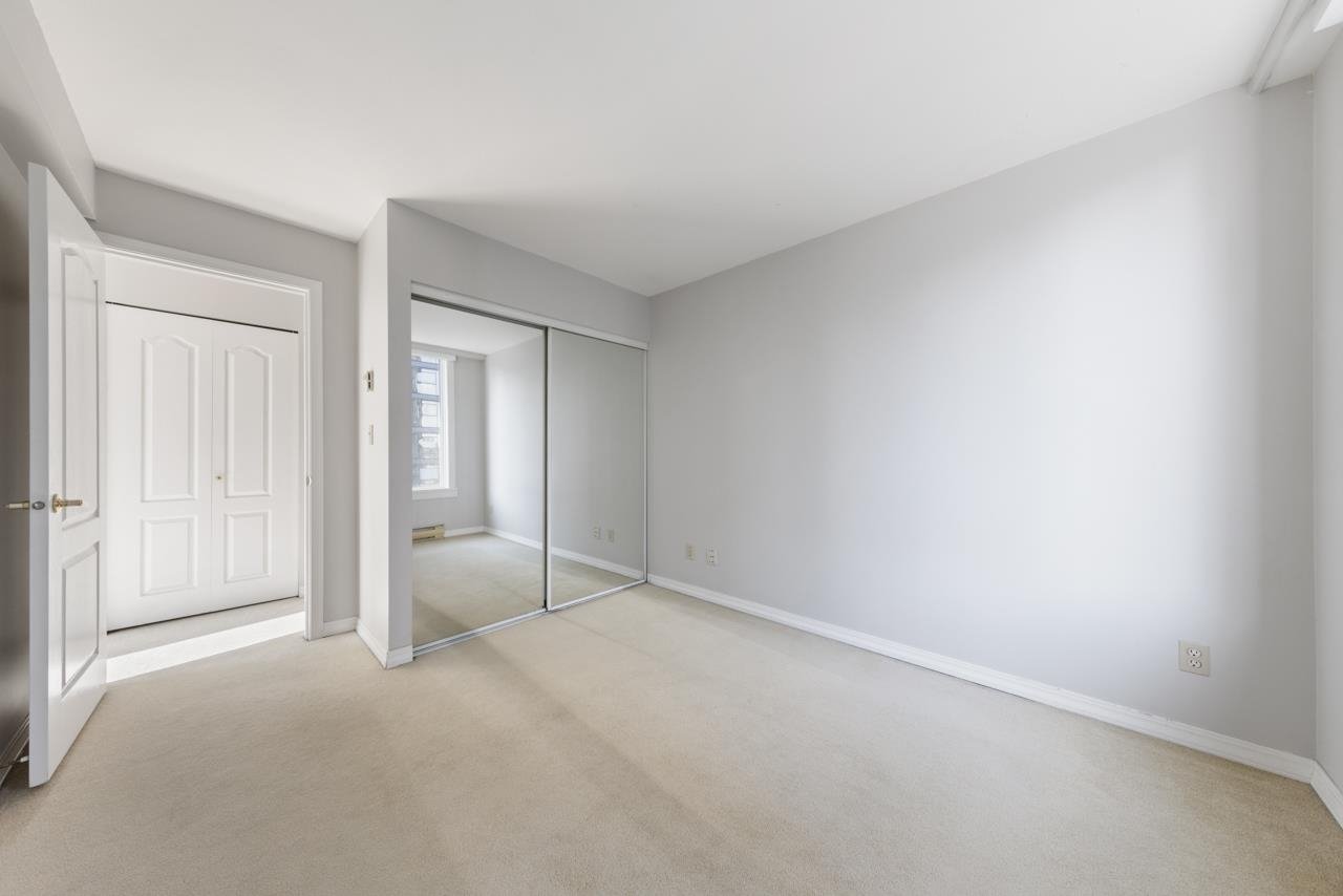 1003-888 Pacific St