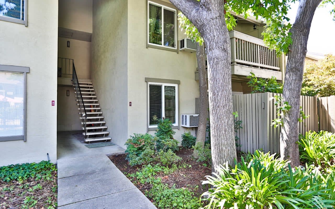 2560 Walnut Blvd Unit: 33