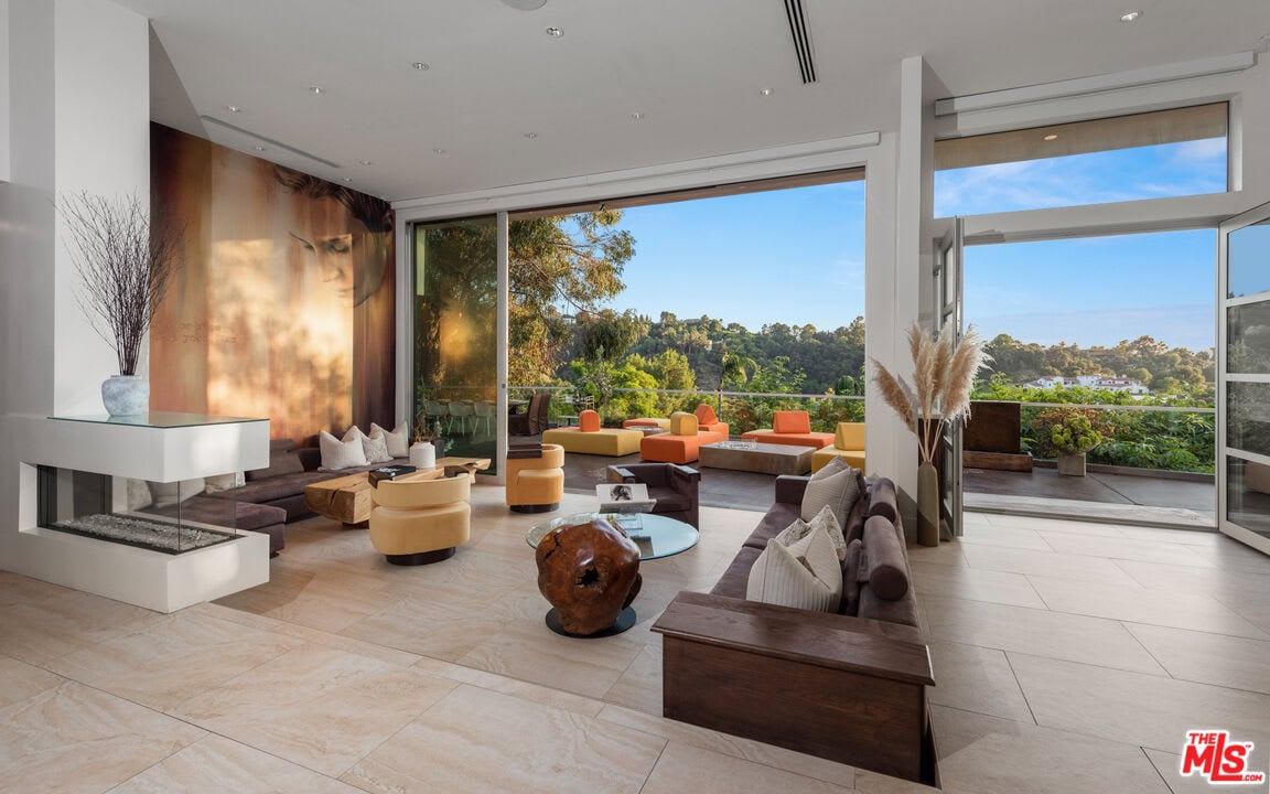 View Opulent