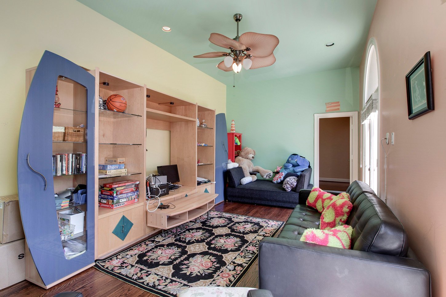 1 Piney Meetinghouse Ct