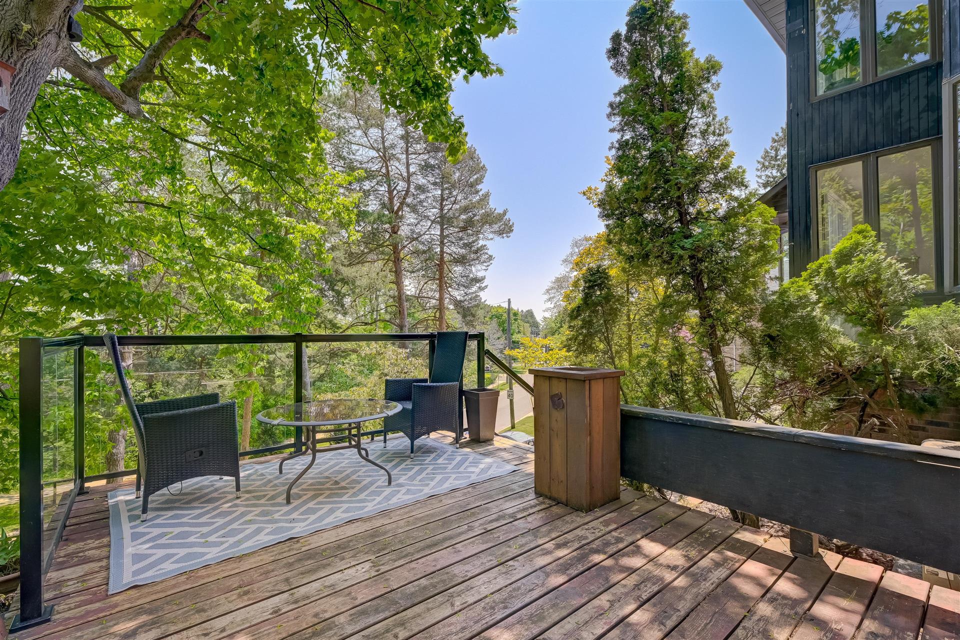 26 Bethune Blvd