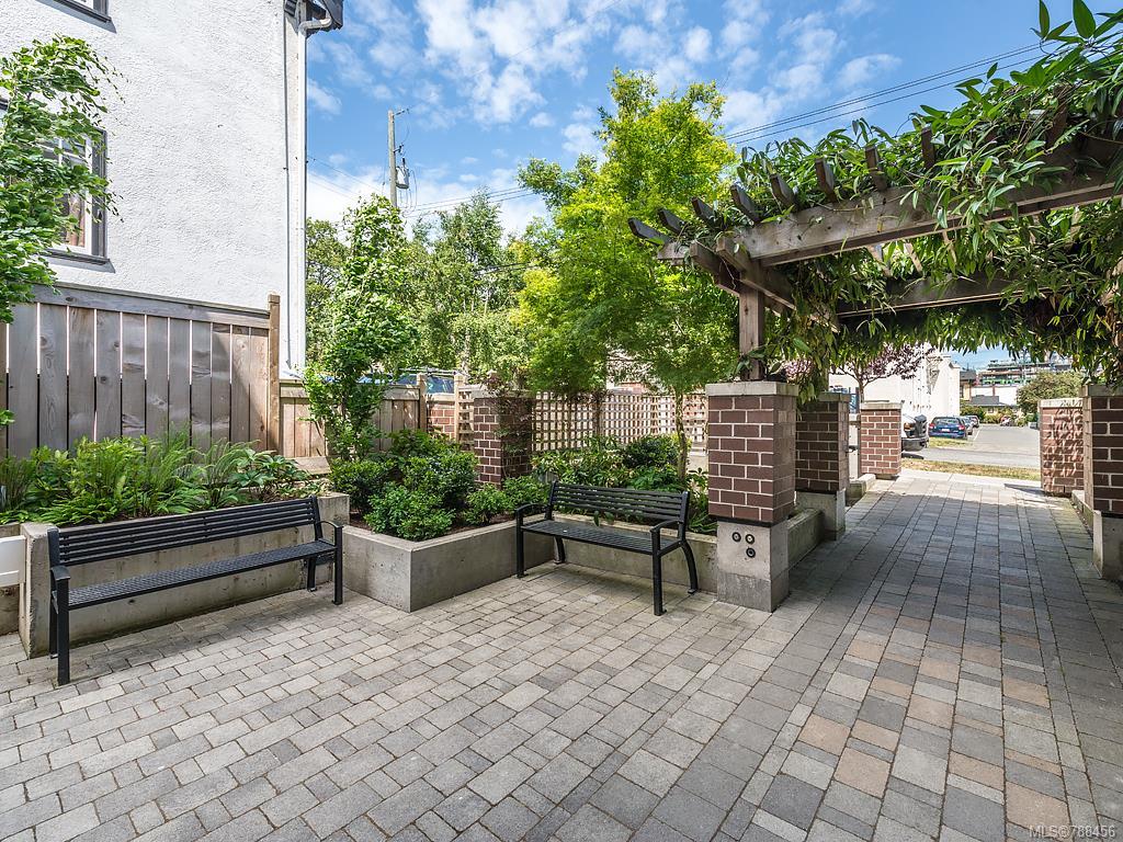 306-1011 Burdett Ave, Victoria