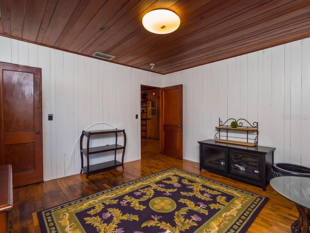 Valencia Terrace - A charming downtown cottage 