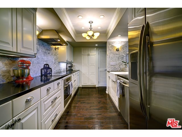 851 N Kings Rd #303