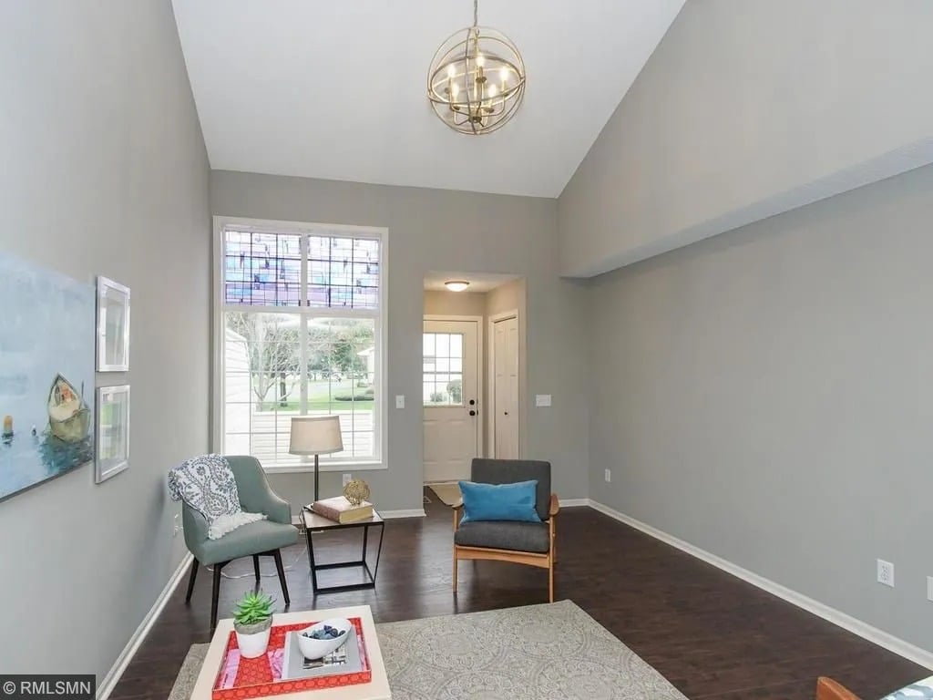 8785 Hastings Cir NE