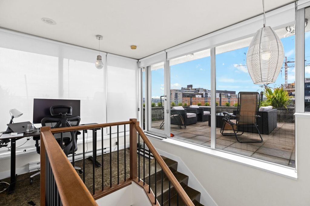 221 Union St, #ph907