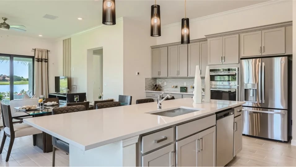 512 SE FASCINO CIR