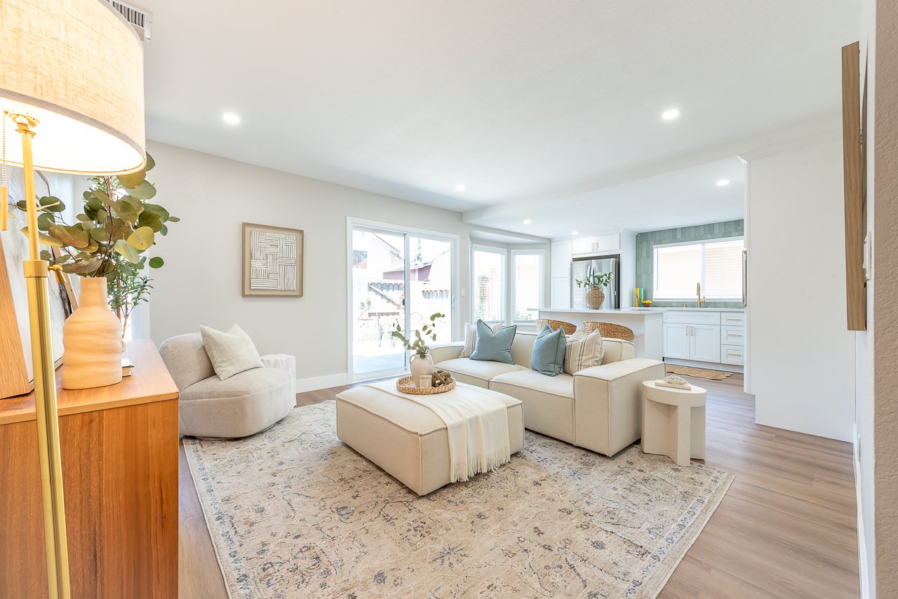 Newly Remodeled. 1 Bed/Bth down, Pioneer Elem!