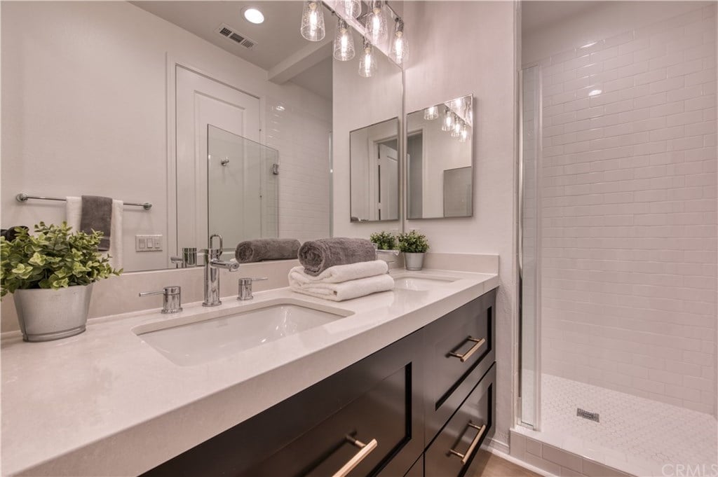 20452 Santa Ana Ave, Unit 6