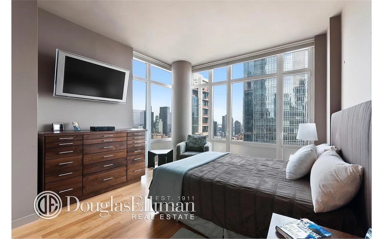 325 5th Ave, #37D