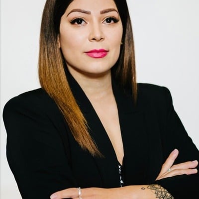 Viri Hendon Houston, TX Real Estate Agent Headshot