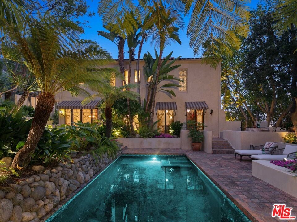 1750 N Crescent Heights Blvd