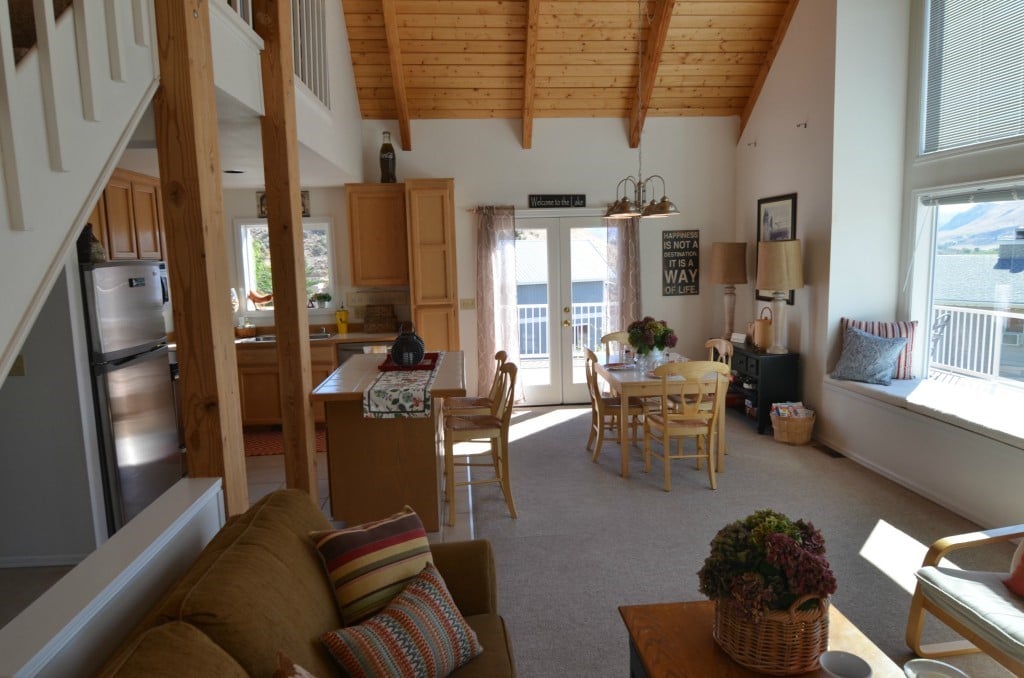 207 Riviera Dr