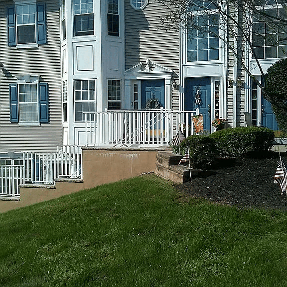 605 Magnolia Ln
