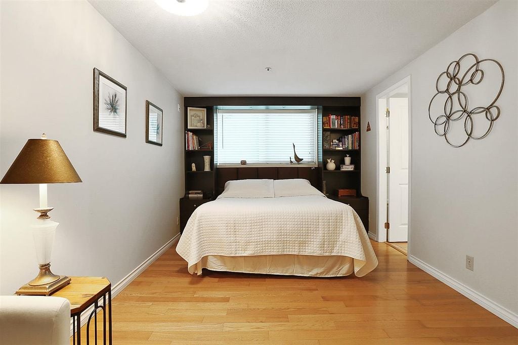 53 W 15th Ave
