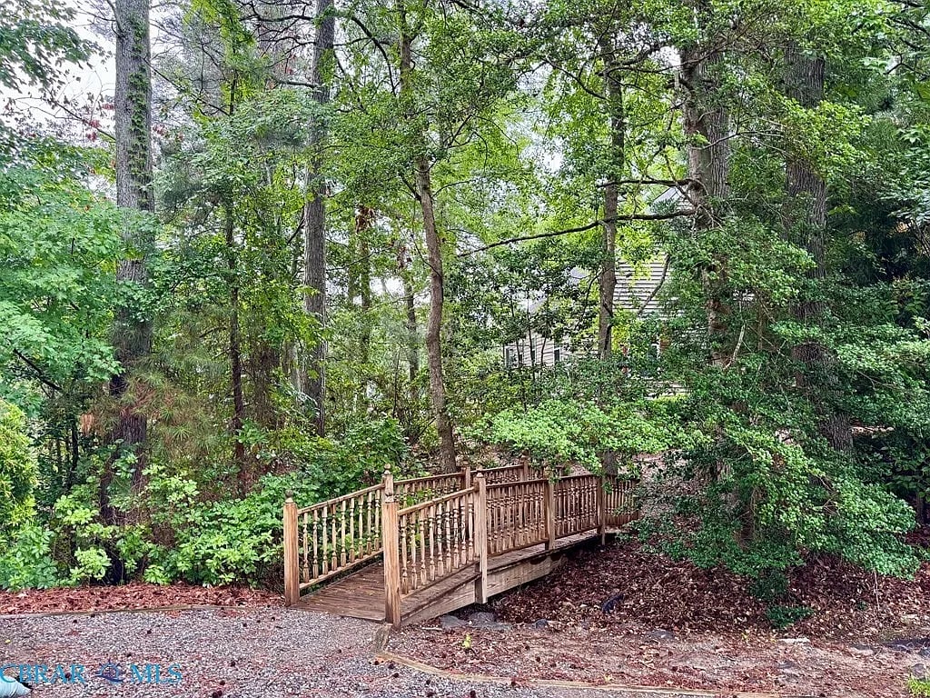 105 Emerald Cove Rd