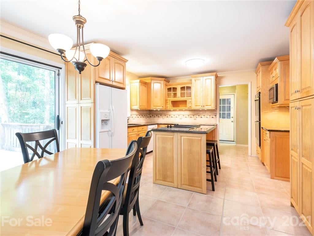 1791 Silverwood Dr